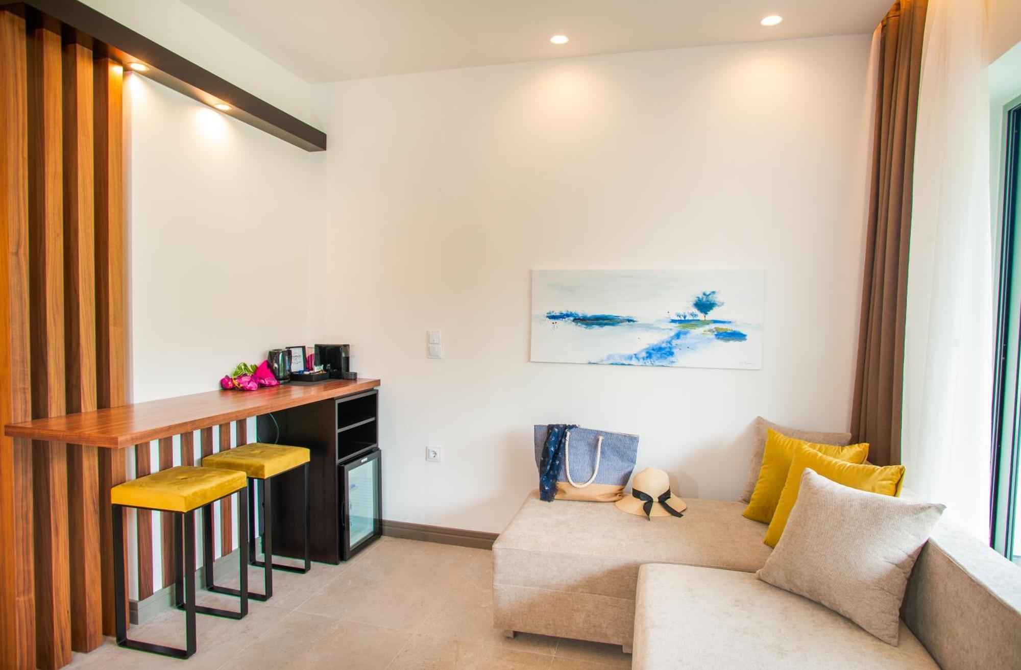 Acrotel Athena Pallas 5* Elia Nikitis